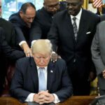 Pesquisa revela que apoio de cristãos a Trump afasta 48% dos jovens da igreja nos EUA