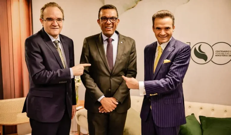 Bispos Samuel e Abner Ferreira indicam apoio a Otoni de Paula