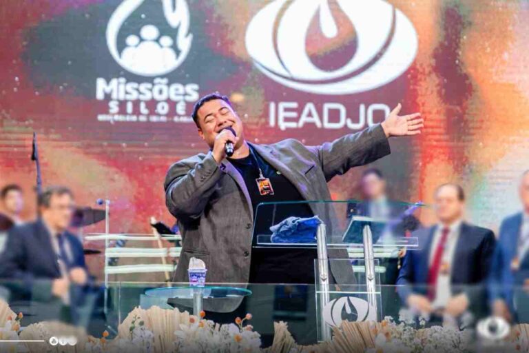 Cantor gospel denuncia ofensas nas redes sociais em meio à luta contra a depressão