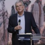 Pastor denuncia suposta venda de cargo de presbítero por US$ 1 milhão em igreja coreana