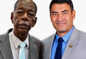Pastores José Mário e Marcos Valença posam lado a lado em retrato, vestindo ternos e sorrindo para a câmera.