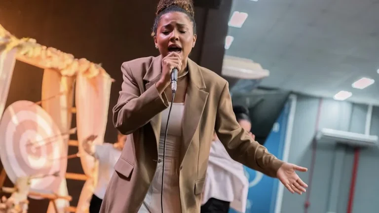 Aos 19 anos, Gabriela Gomes não sabia que profissão seguir; uma oração com o violão deu origem a ‘Deus Proverá’