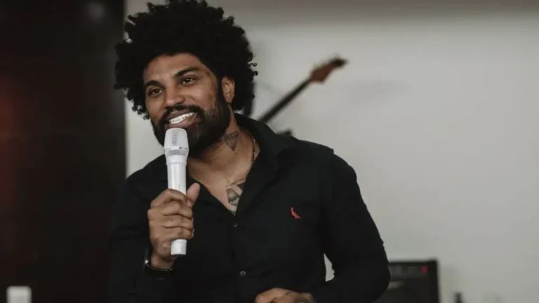 Juninho Black tinha 18 anos quando um problema no coração interrompeu seus planos; as canções nasceram durante a espera pela cirurgia