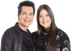 Regis Danese ao lado da filha Brenda em foto de divulgação