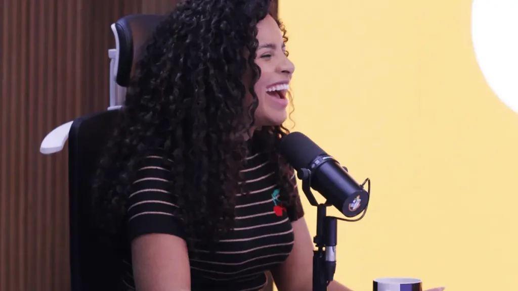 Sara Evelyn durante entrevista ao PODCREIO