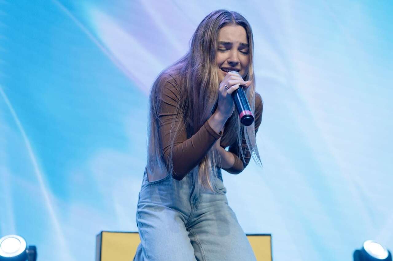 Esther Duran reafirma postura de consagração e recusa interpretação de música secular