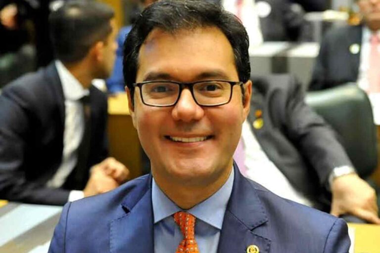Alex Madureira é reeleito para terceiro mandato na Alesp com votação recorde
